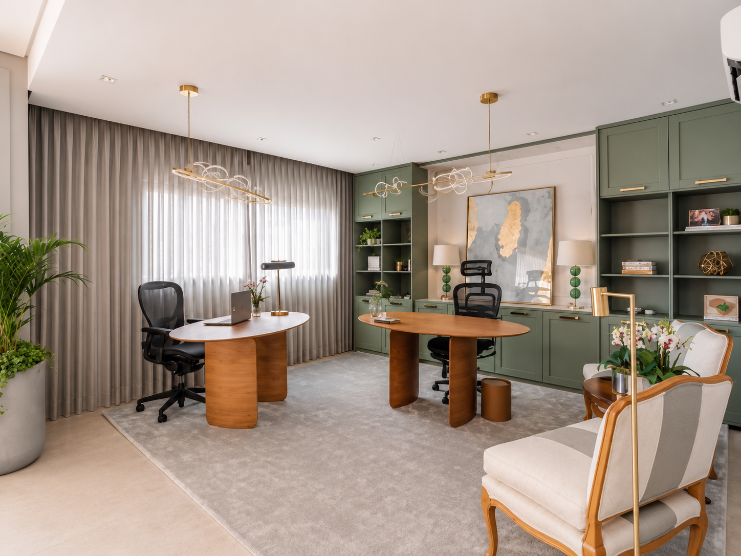 Home office sofisticado com iluminação decorativa integrada